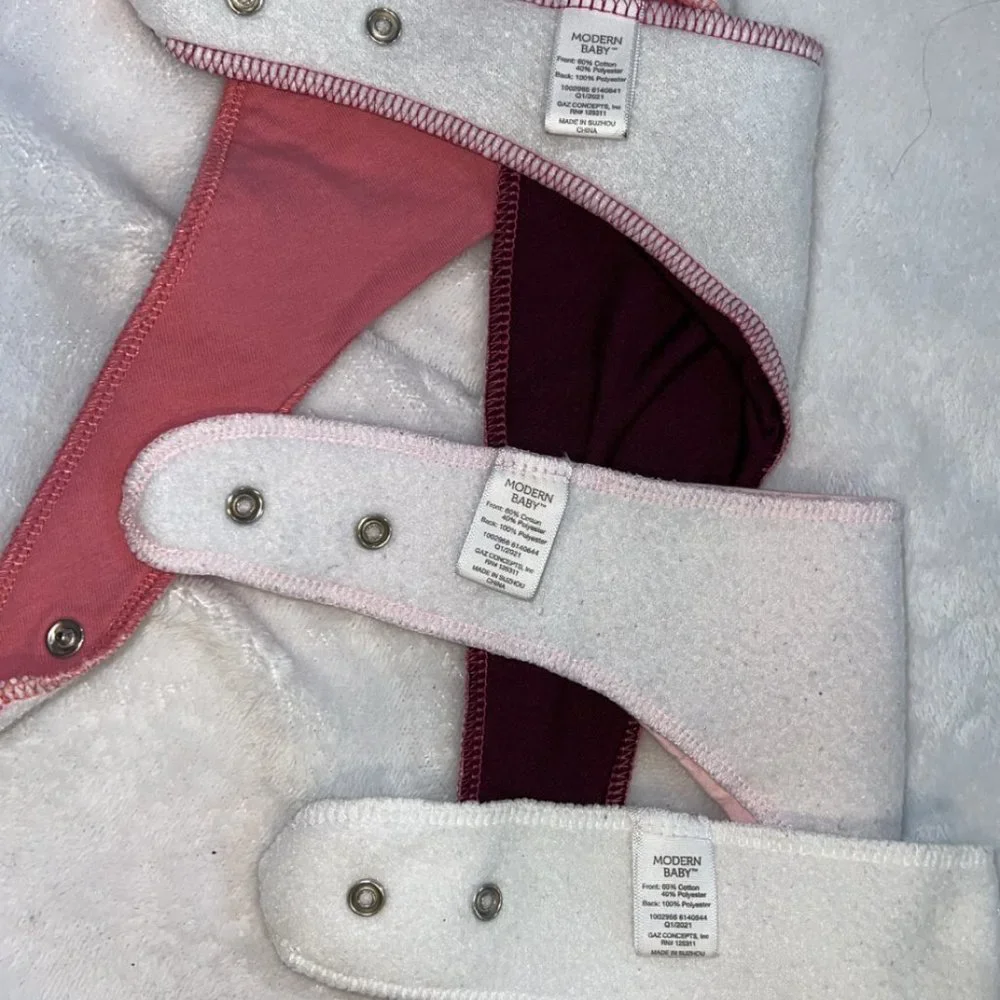 New 4 Pack Modern Baby Bandana Bibs OS NWOT
